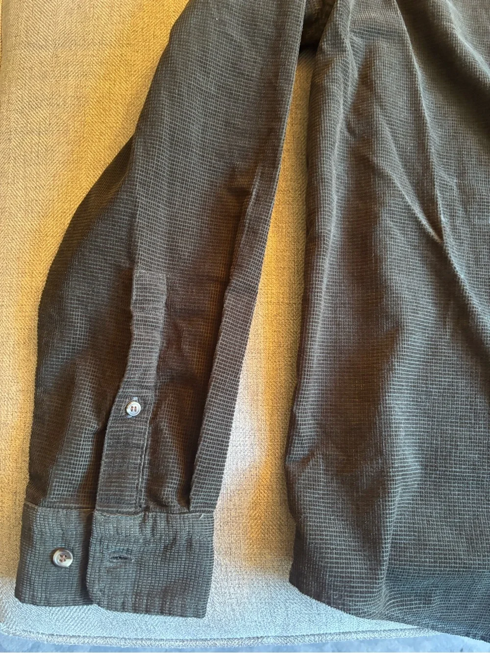 Banana Republic Men’s Untucked button down dark green/grey waffle flannel